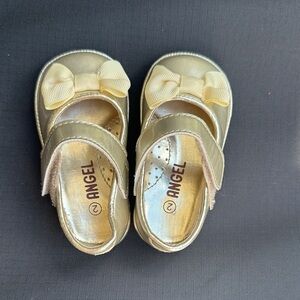 Angel Kids Metallic Gold Bow Dress Shoes